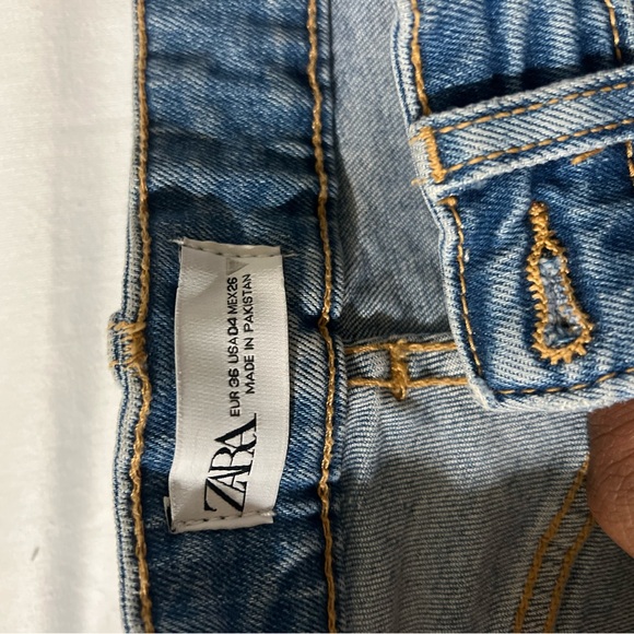 Zara Classic Blue Denim Cropped Jeans - Picture 4 of 4